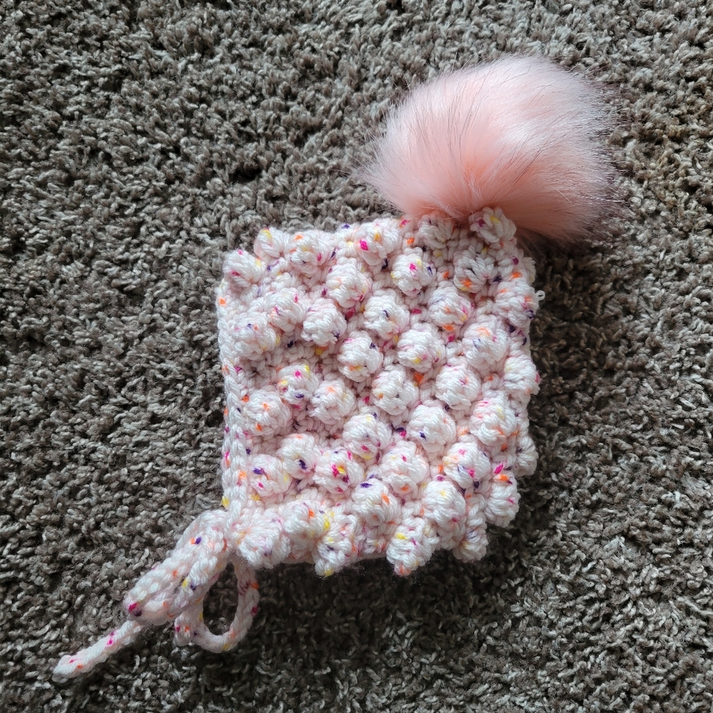 Newborn Bobble Bonnet in Sprinkle